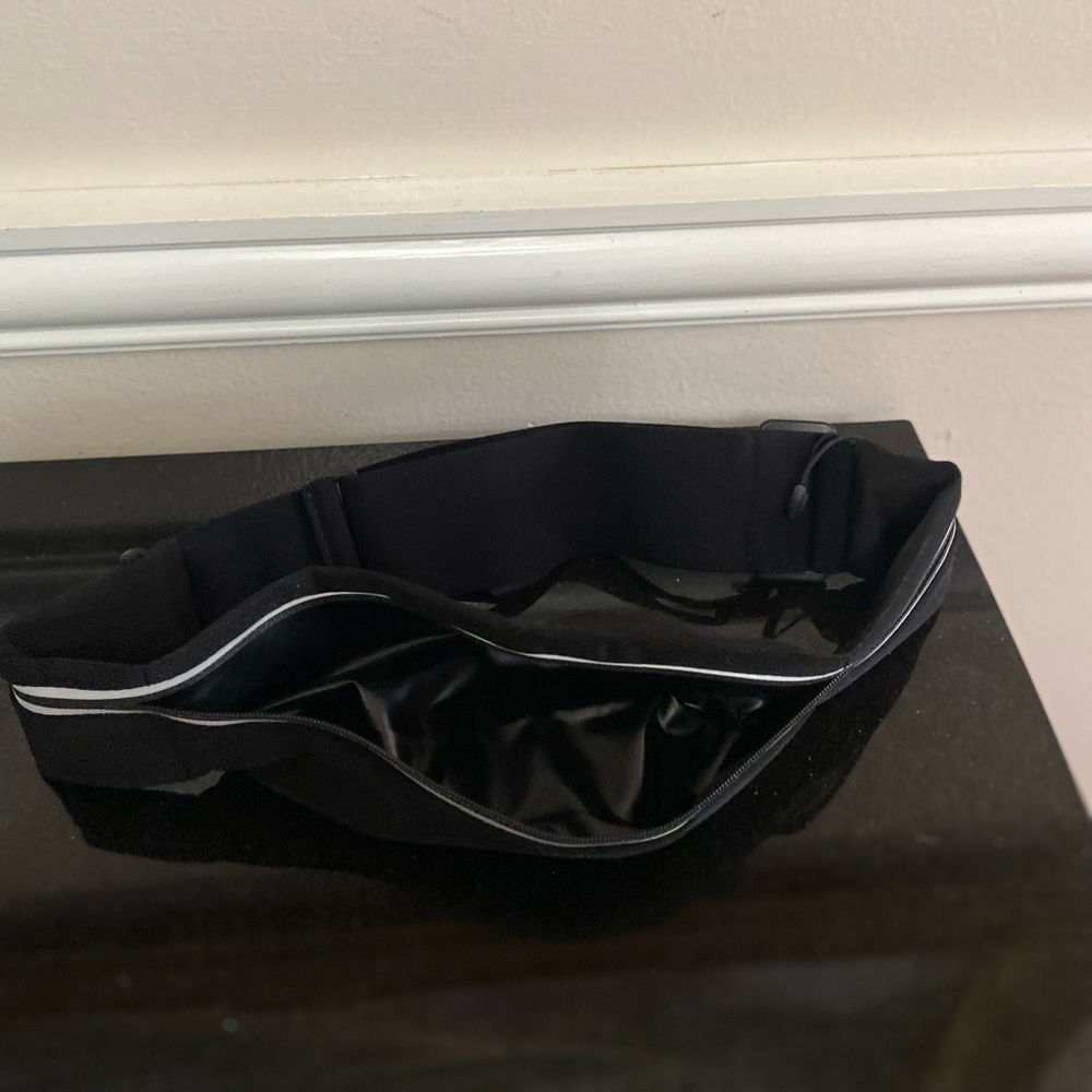 Belkin belt for iPhones / accessories - Picture 4 of 8
